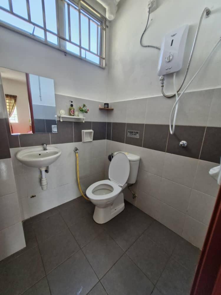 Anggerik Camelia Homestay Apartment Ladang Tok Pelam Kuala Terengganu Eksteriør bilde